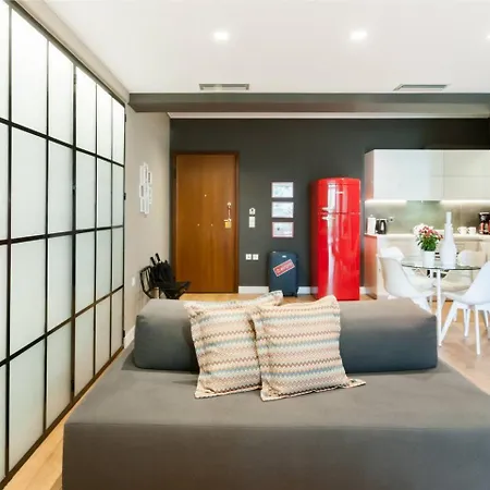 Ma Maison Nο 2, Luxury With Parking, Ultra High Speed Internet 200 Mbps, 15' To Acropolis By Metro, 1' From Metro *