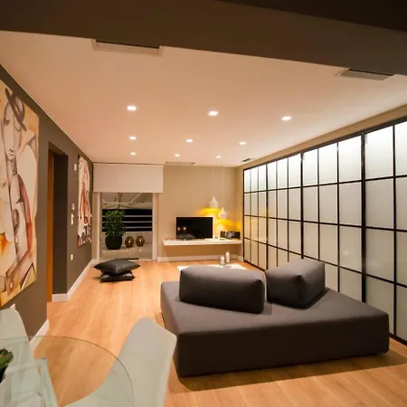 Apartment Ma Maison Nο 2, Luxury With Parking, Ultra High Speed Internet 200 Mbps, 15' To Acropolis By Metro, 1' From Metro