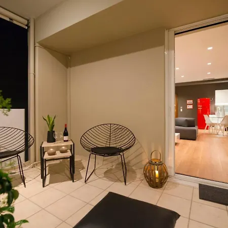 Ma Maison Nο 2, Luxury With Parking, Ultra High Speed Internet 200 Mbps, 15' To Acropolis By Metro, 1' From Metro * Athen
