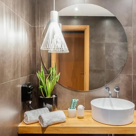 Apartment Ma Maison Nο 2, Luxury With Parking, Ultra High Speed Internet 200 Mbps, 15' To Acropolis By Metro, 1' From Metro